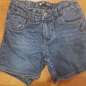 🌺Little girls jean shorts.🌺 5 for $20